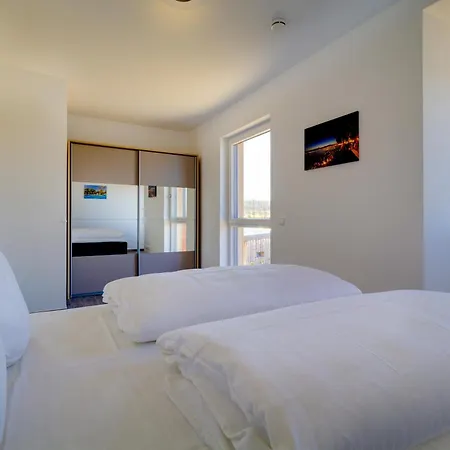 Lagovida Kapitaenskajuete F Am Stoermthaler *