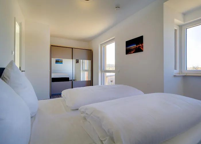 Lagovida Kapitaenskajuete F Am Stoermthaler *