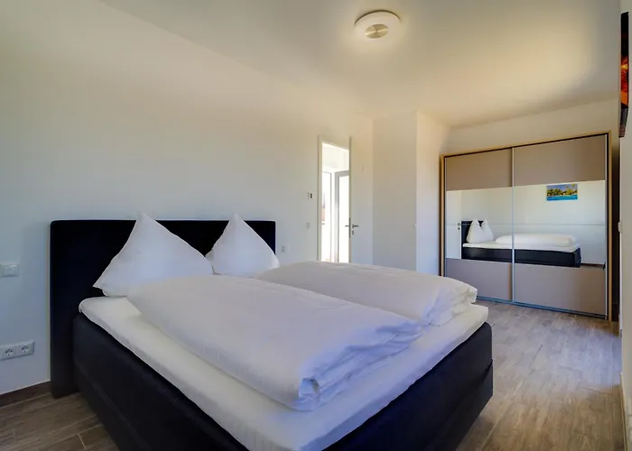 Lagovida Kapitaenskajuete F Am Stoermthaler